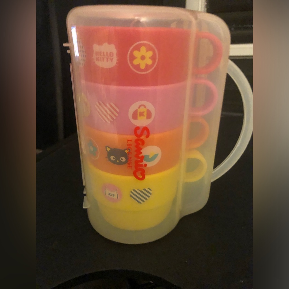Vintage 2008 Sanrio Hello Kitty & Friends 4pc Stackable Cup Set in Case